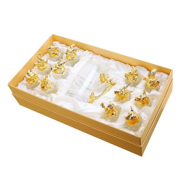 BỘ CHÉN RƯỢU QUÝ 12 CON GIÁP KÈM KHAY VÀ BÌNH RÓT RƯỢU