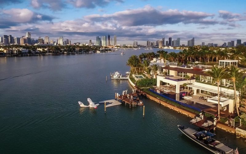 Ngôi nhà lộng lẫy ở Miami lấy cảm hứng từ một siêu du thuyền