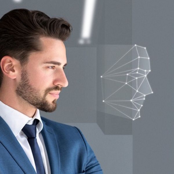 Thiết bị kiểm soát ra vào