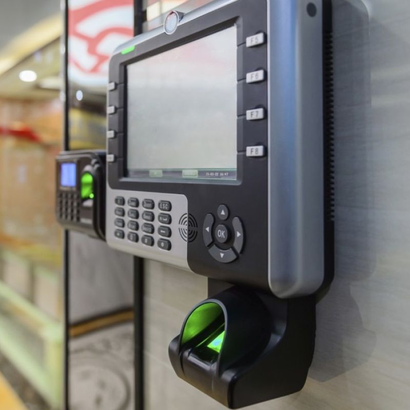 Thiết bị kiểm soát ra vào