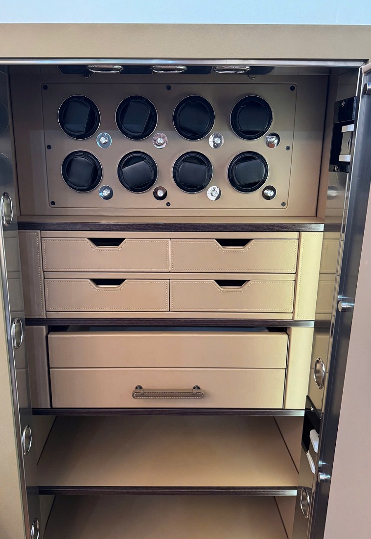 Nội Thất Bọc Da Cao Cấp Sang Trọng Và Tỉ Mỉ Đến Từng Chi Tiết Của Két Sắt Philips Valis-Max